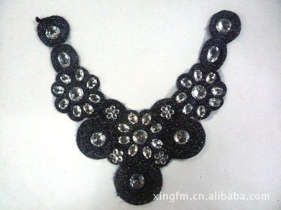 匠心独运 探索广州市海珠区连新电脑绣花厂的手摇钉珠领饰艺术